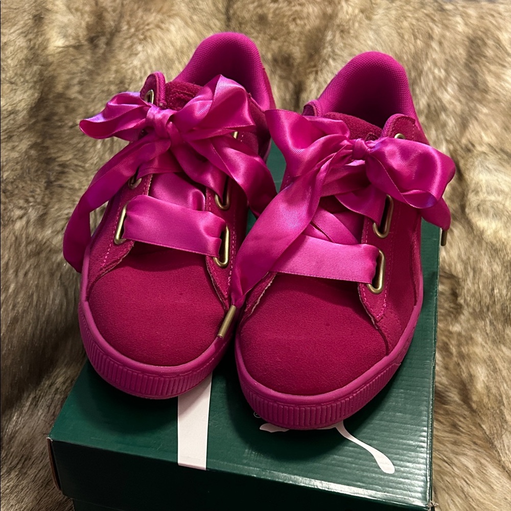 Women's Puma pink shoes